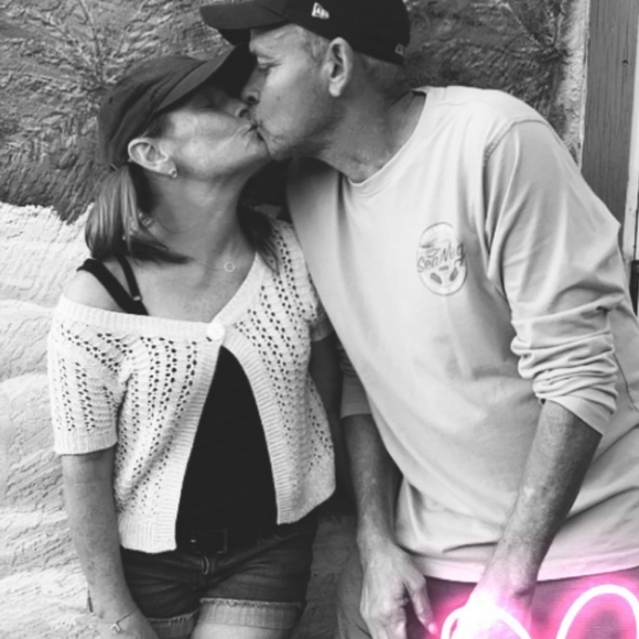 Jewelry and women's clothing with a variety of sizes and styles - Picture 2 of 4